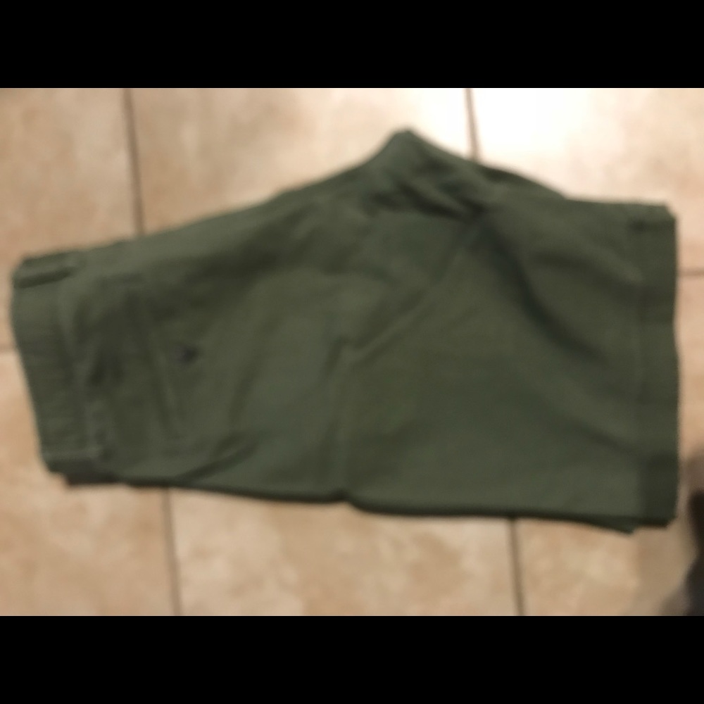 Shorts - Picture 3 of 4